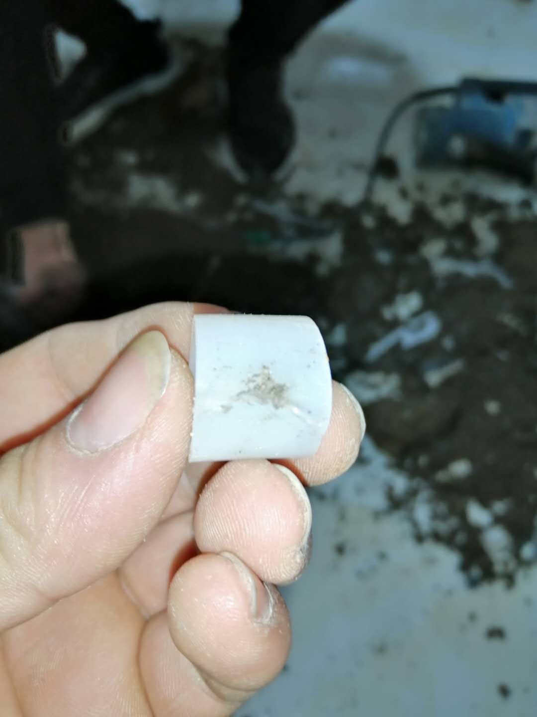 富蕴家里地暖漏水了怎么办？